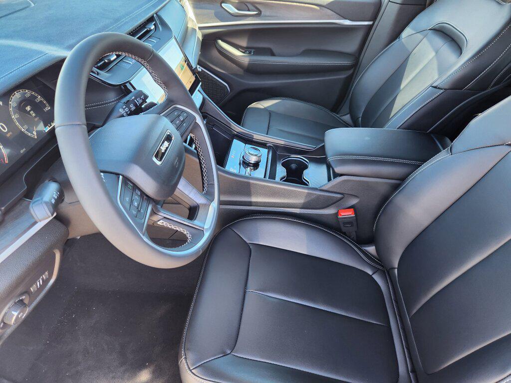 new 2026 Jeep Grand Cherokee car, priced at $48,684