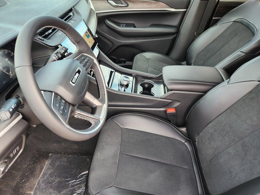 new 2026 Jeep Grand Cherokee car, priced at $48,624