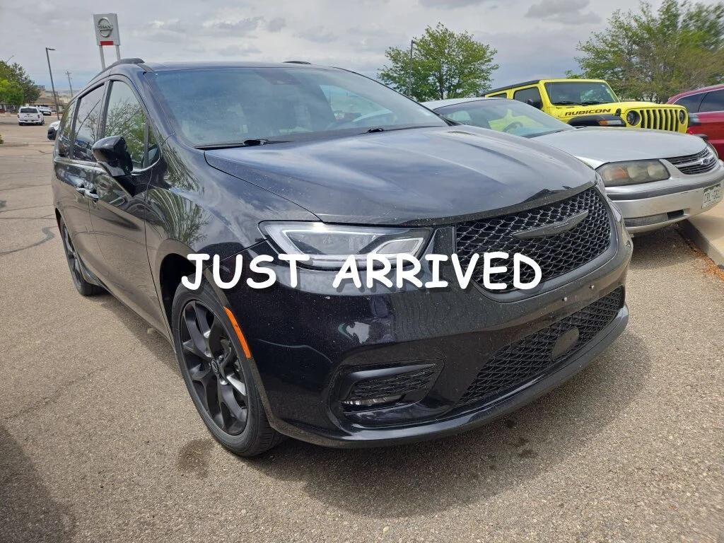 used 2025 Chrysler Pacifica car, priced at $33,500