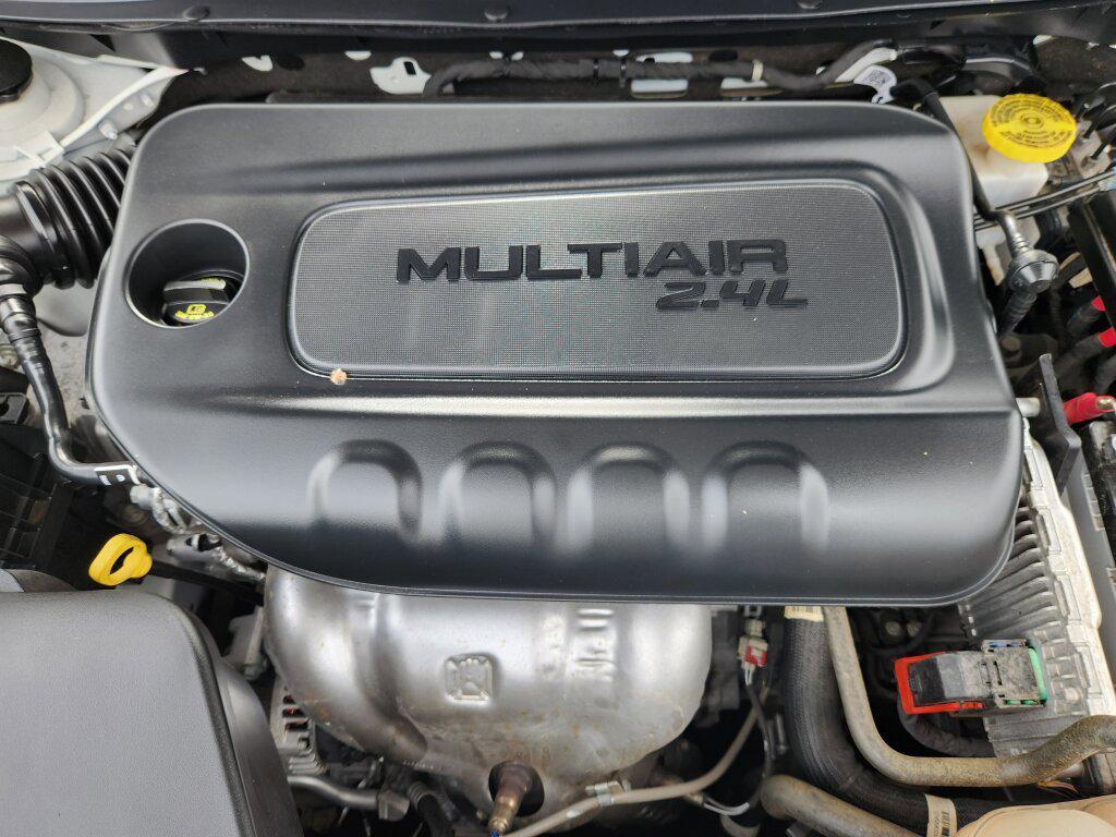 used 2023 Jeep Cherokee car, priced at $26,999