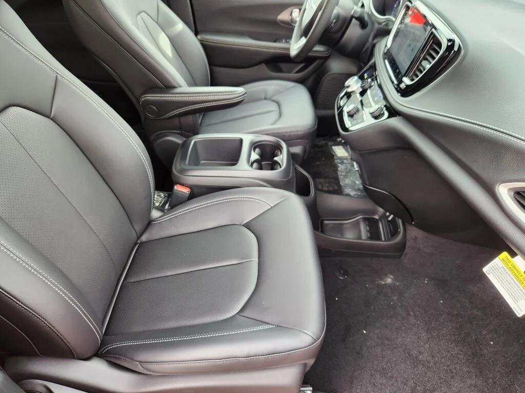 new 2026 Chrysler Pacifica car, priced at $45,979