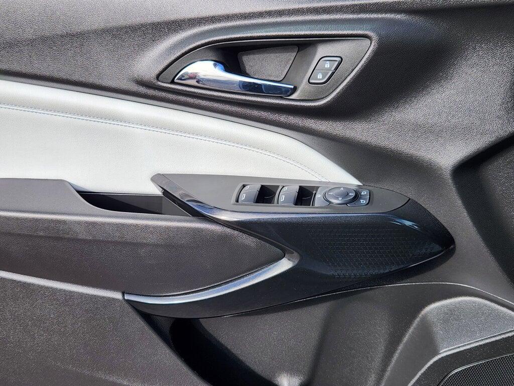 used 2025 Chevrolet Trax car, priced at $20,999