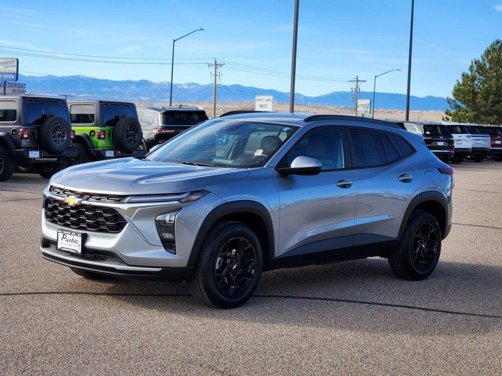 used 2025 Chevrolet Trax car, priced at $20,999