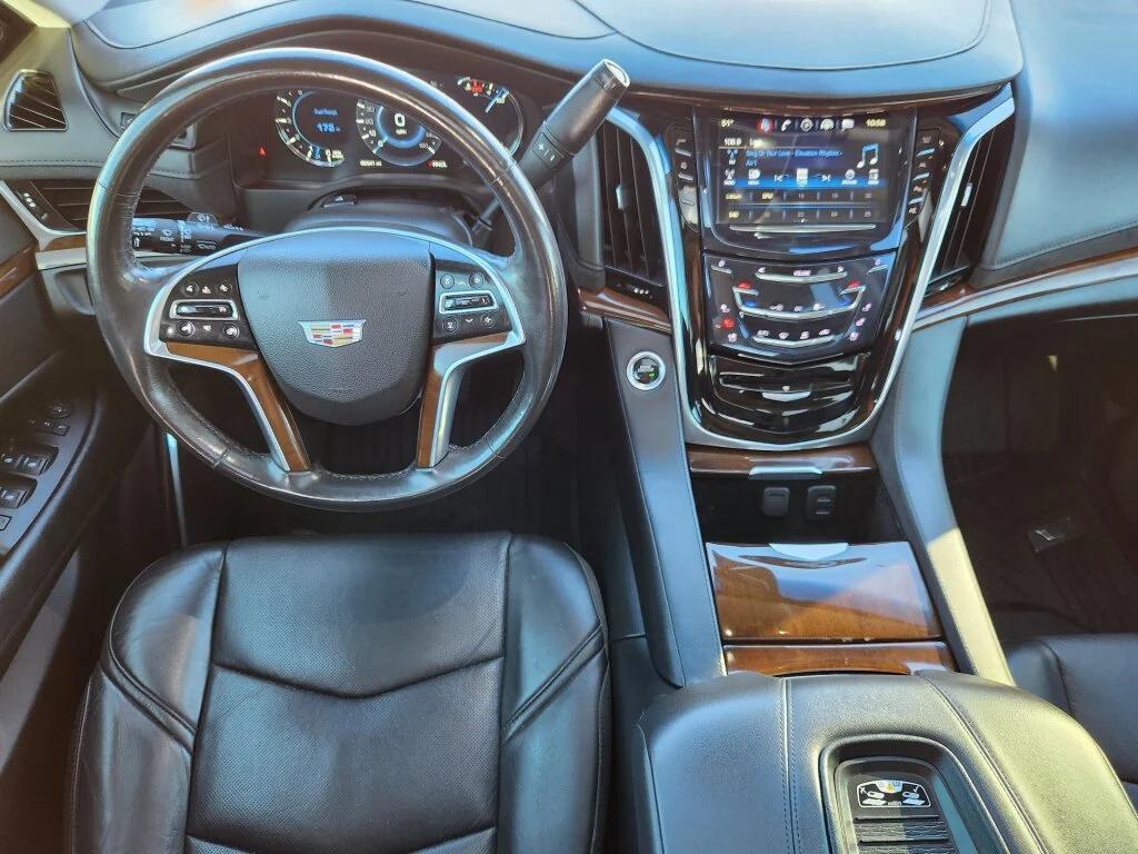 used 2020 Cadillac Escalade car, priced at $38,999