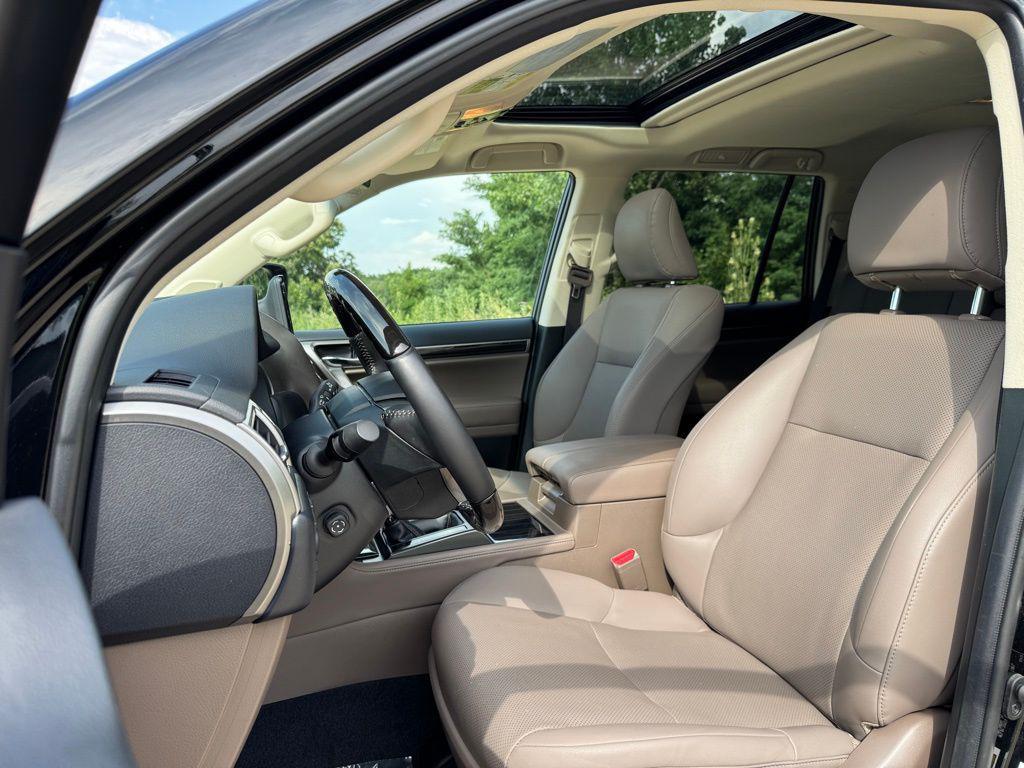 used 2023 Lexus GX 460 car, priced at $60,313
