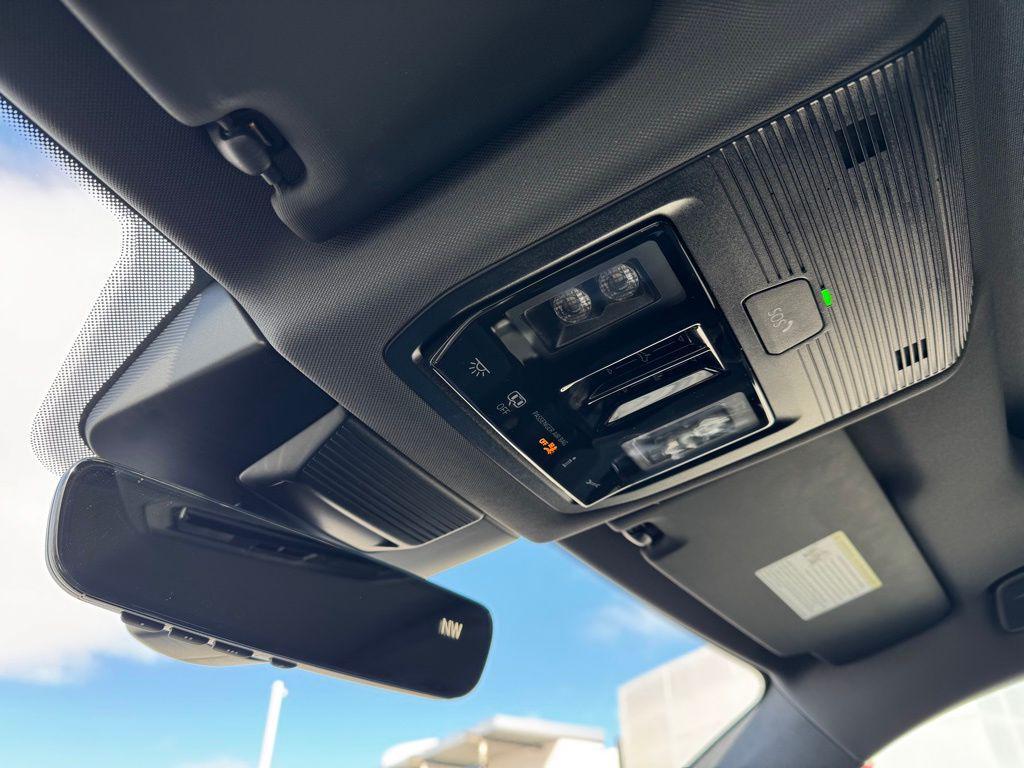 used 2025 Volkswagen Tiguan car, priced at $35,369