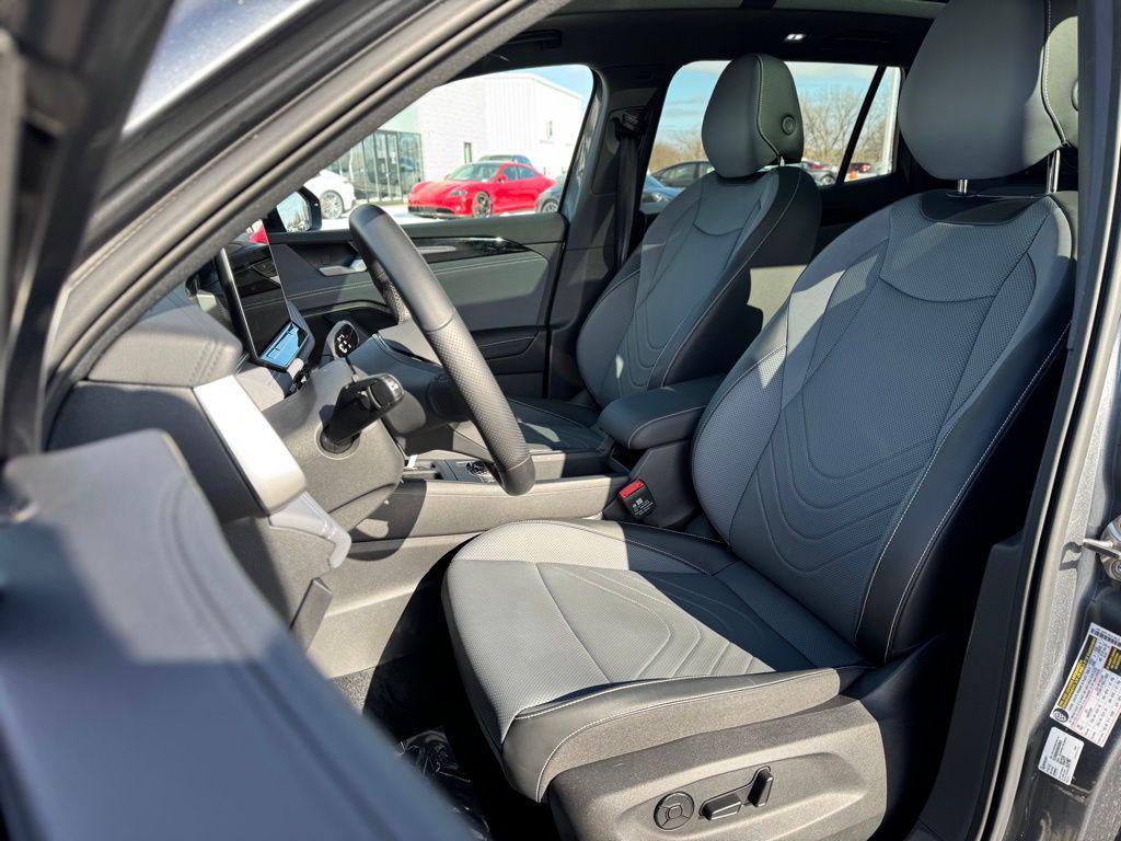 used 2025 Volkswagen Tiguan car, priced at $35,369