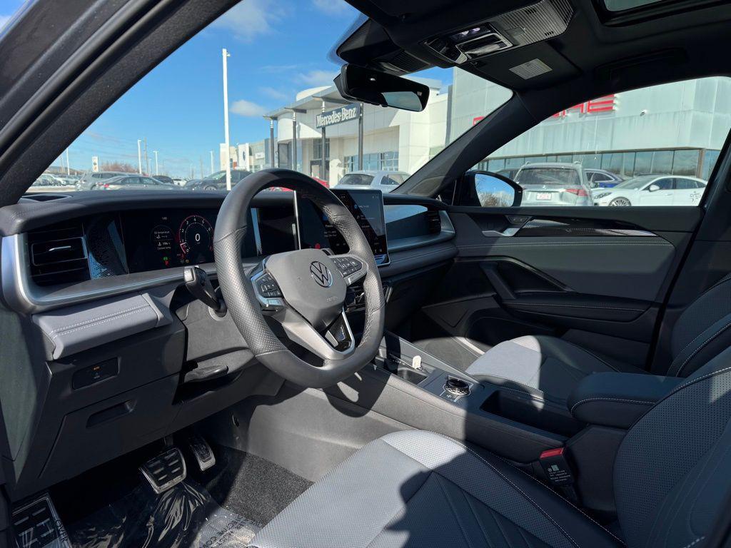 used 2025 Volkswagen Tiguan car, priced at $35,369