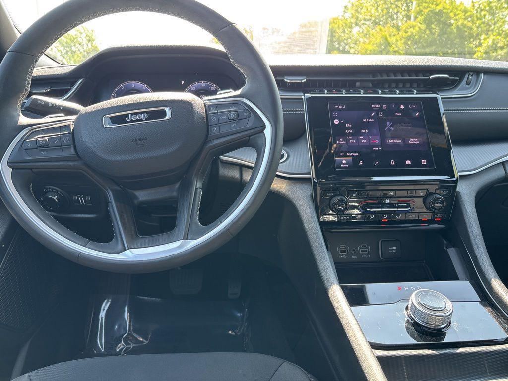 used 2025 Jeep Grand Cherokee car, priced at $27,520
