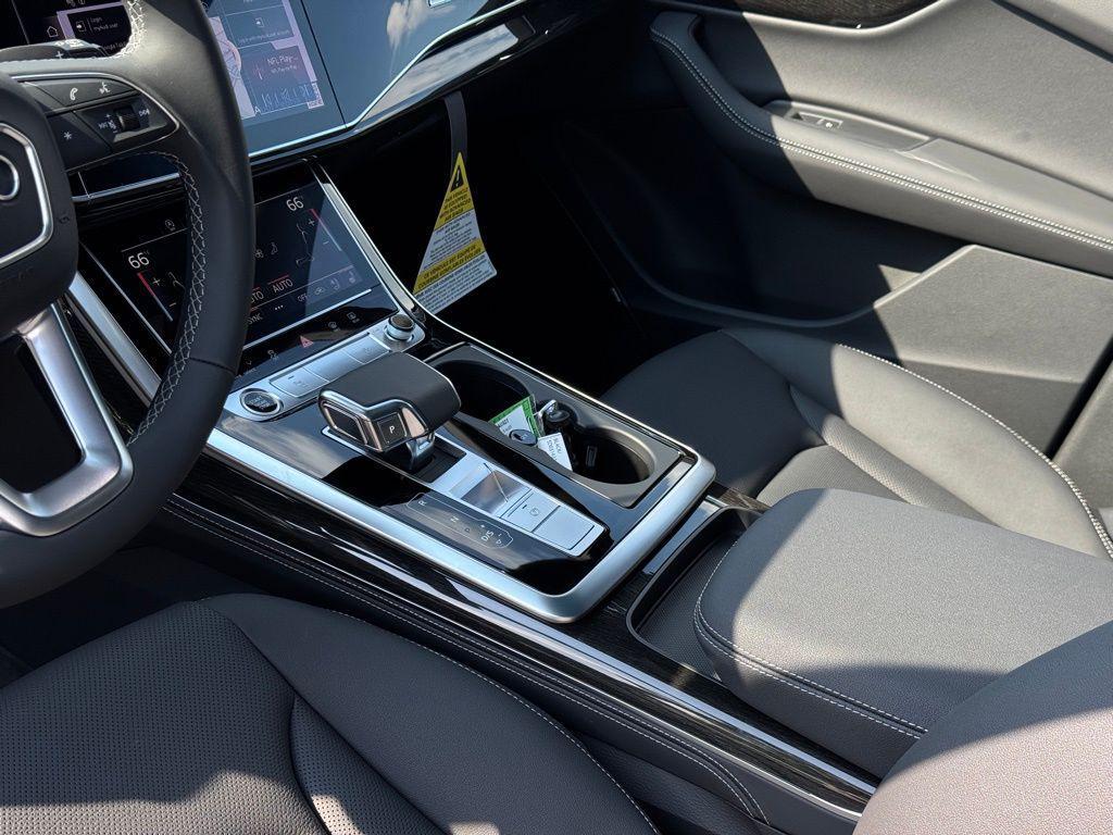 new 2025 Audi Q7 car, priced at $68,137