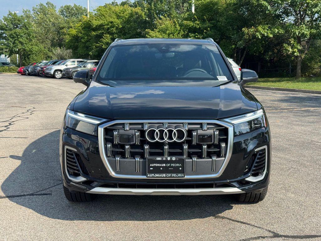 new 2025 Audi Q7 car, priced at $68,137