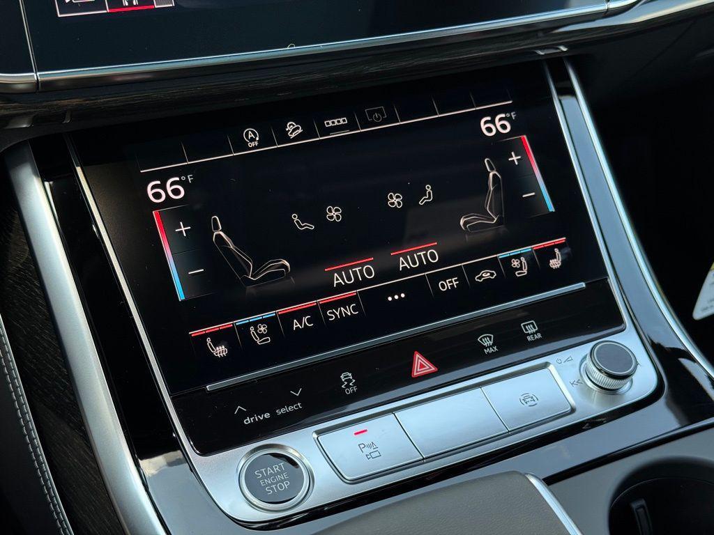 new 2025 Audi Q7 car, priced at $68,137