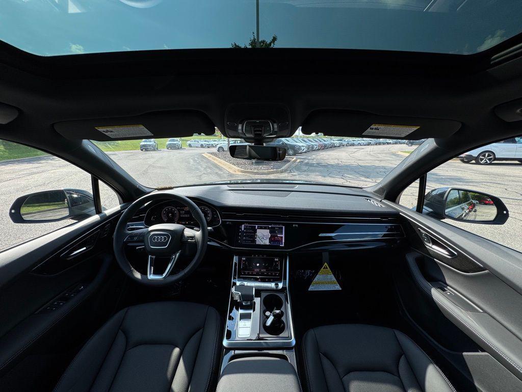 new 2025 Audi Q7 car, priced at $68,137
