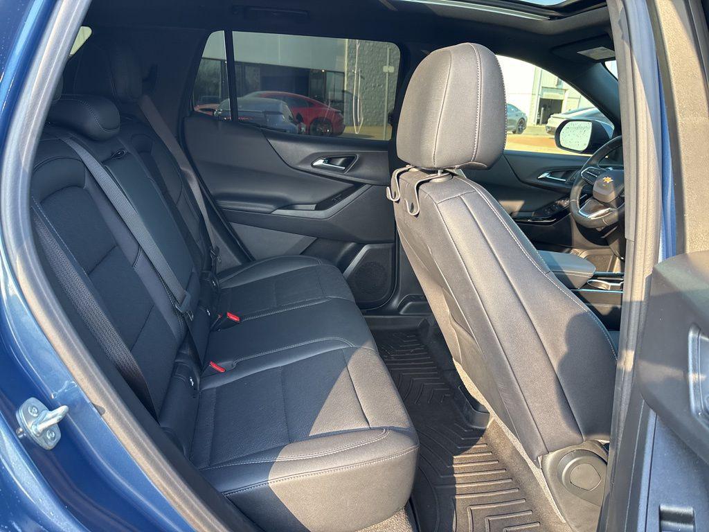 used 2025 Chevrolet Equinox car, priced at $26,757