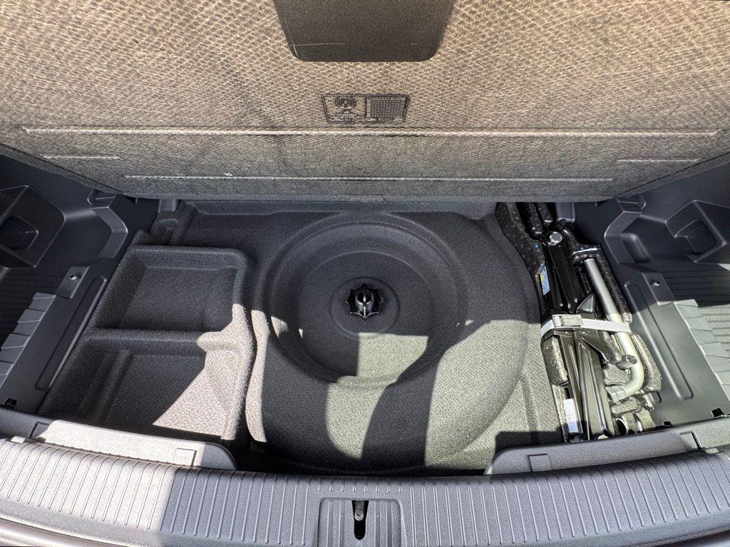 new 2025 Volkswagen Atlas car, priced at $40,341