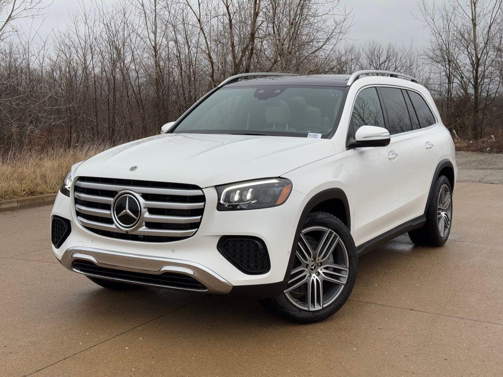 new 2025 Mercedes-Benz GLS 450 car, priced at $92,143