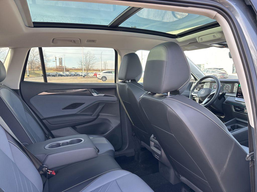 used 2025 Volkswagen Tiguan car, priced at $31,874