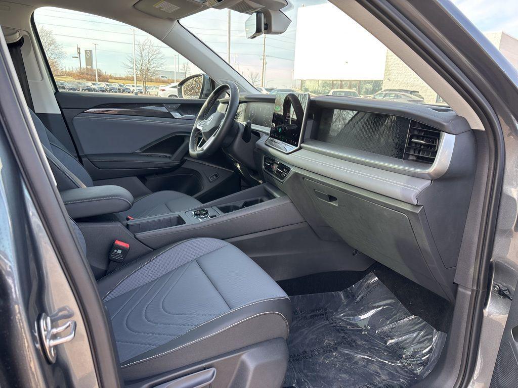 used 2025 Volkswagen Tiguan car, priced at $31,874