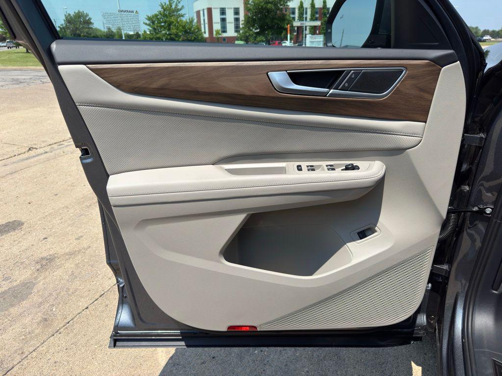 new 2025 Volkswagen Atlas car, priced at $41,309