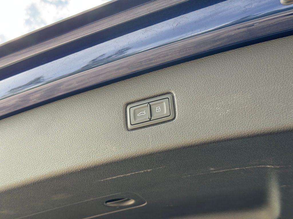 used 2022 Audi Q7 car, priced at $50,586