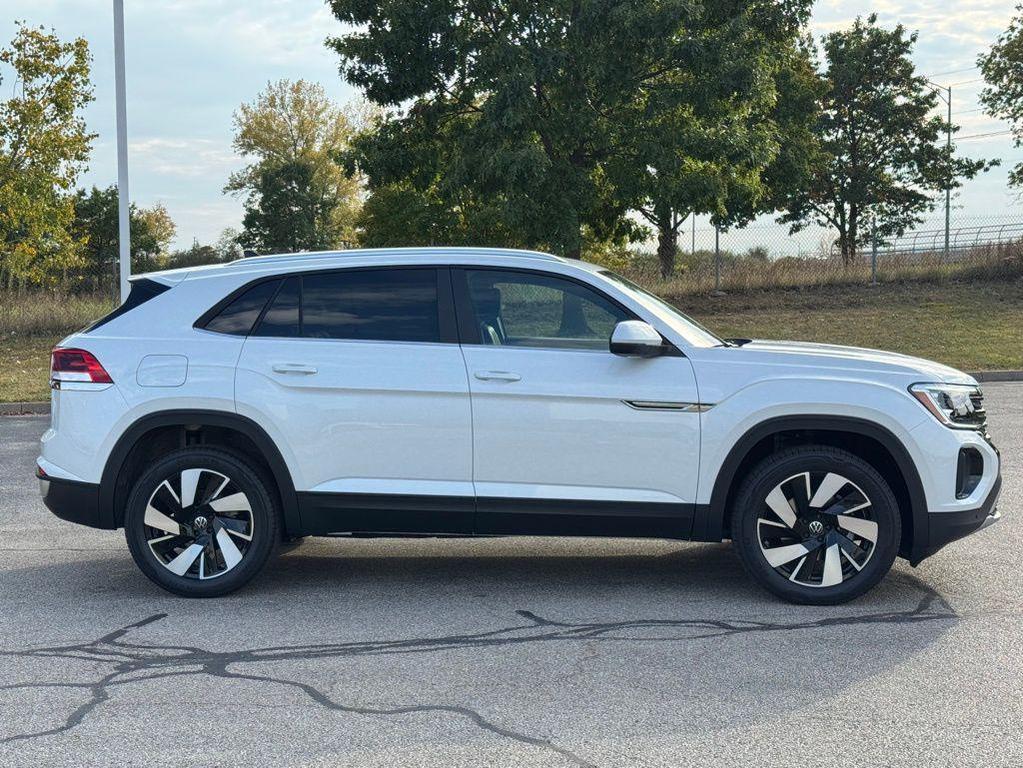 new 2026 Volkswagen Atlas Cross Sport car, priced at $44,888