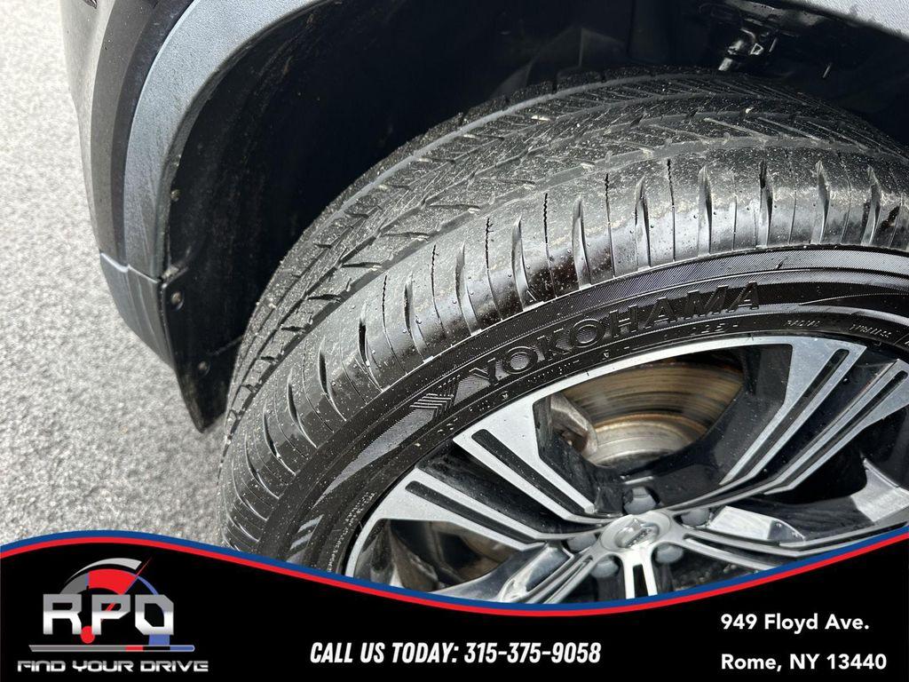used 2021 Volvo XC40 car, priced at $21,106