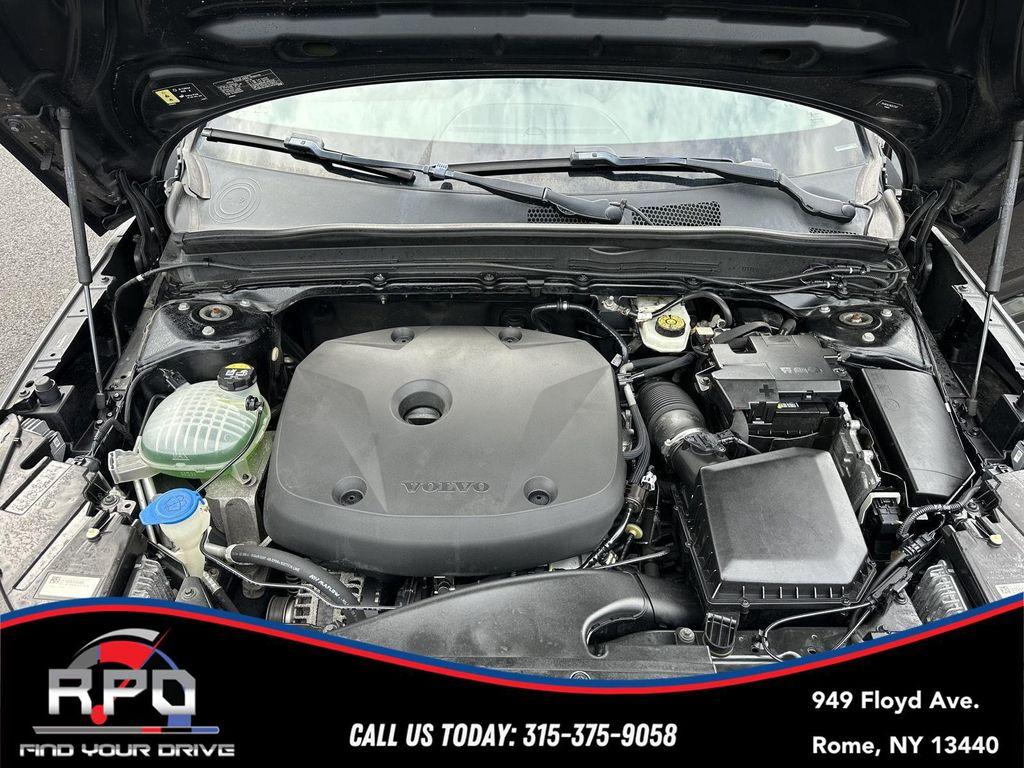 used 2021 Volvo XC40 car, priced at $21,106