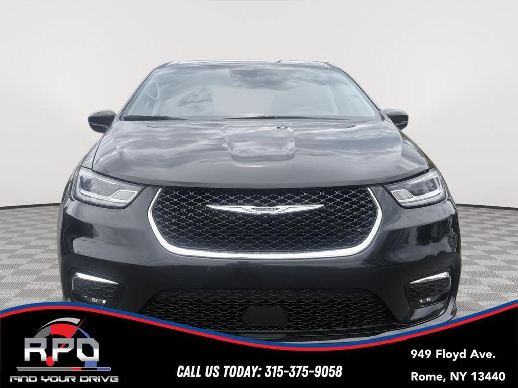 used 2024 Chrysler Pacifica car, priced at $27,794