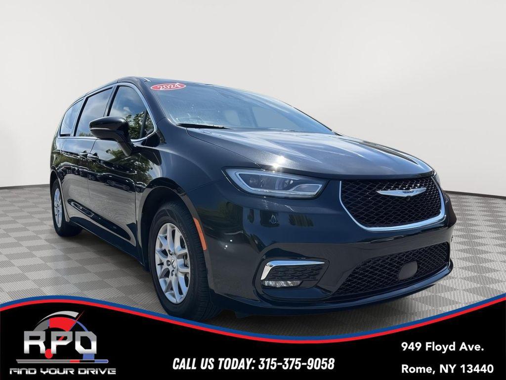 used 2024 Chrysler Pacifica car, priced at $27,494