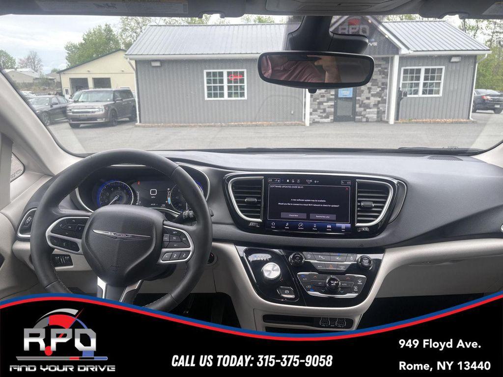 used 2024 Chrysler Pacifica car, priced at $27,794