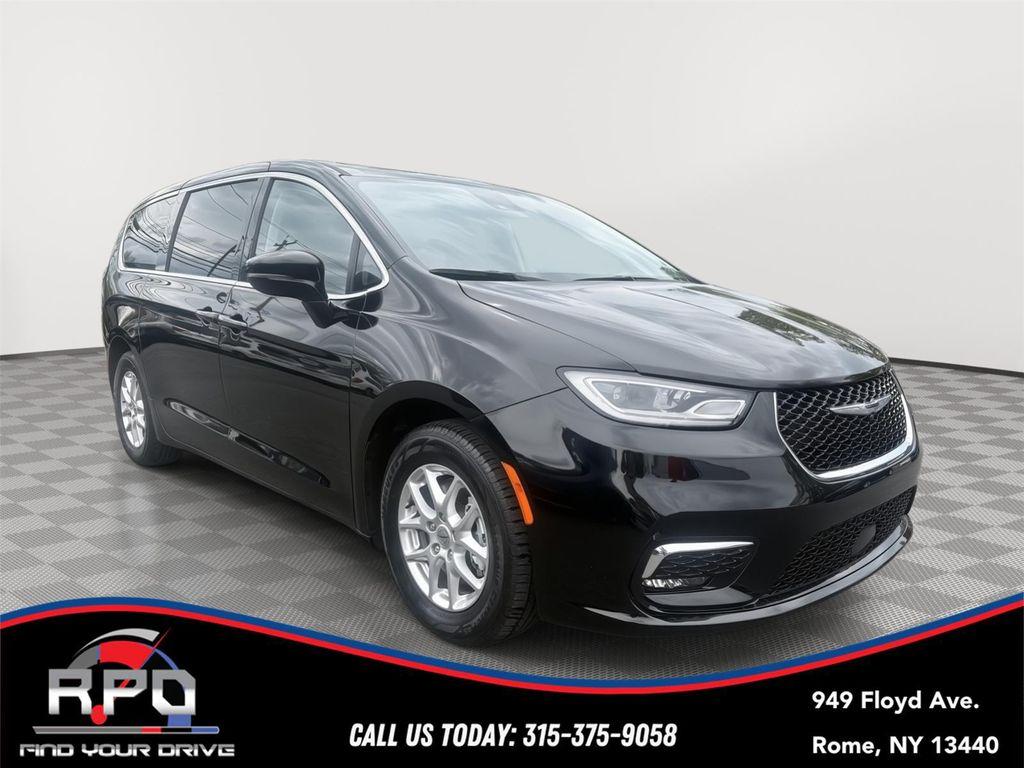 used 2024 Chrysler Pacifica car, priced at $27,794