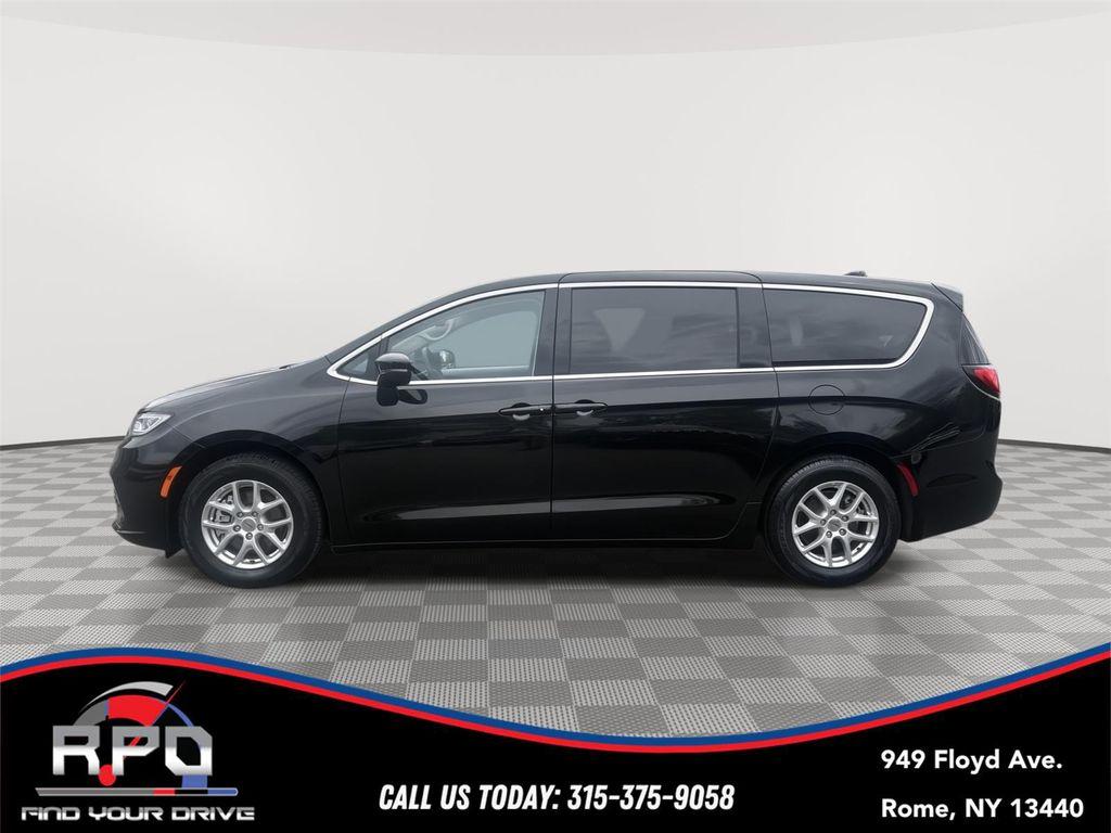 used 2024 Chrysler Pacifica car, priced at $27,794