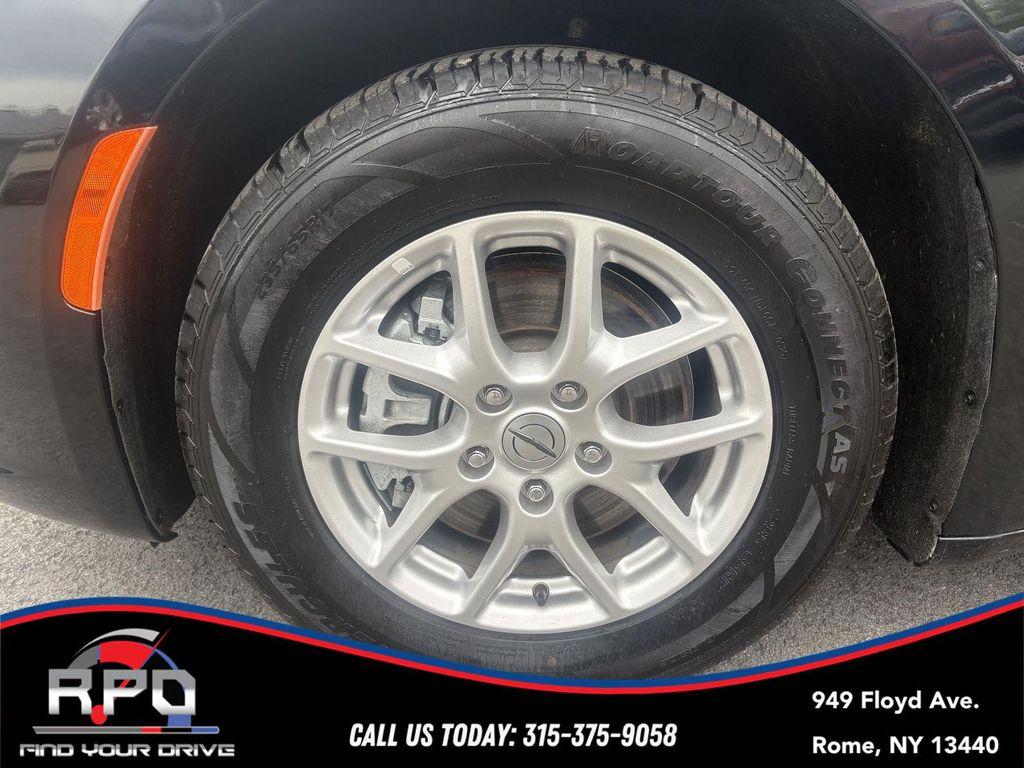 used 2024 Chrysler Pacifica car, priced at $27,794