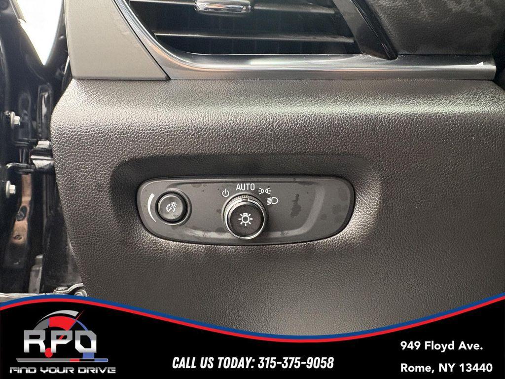 used 2021 Chevrolet Traverse car, priced at $24,083