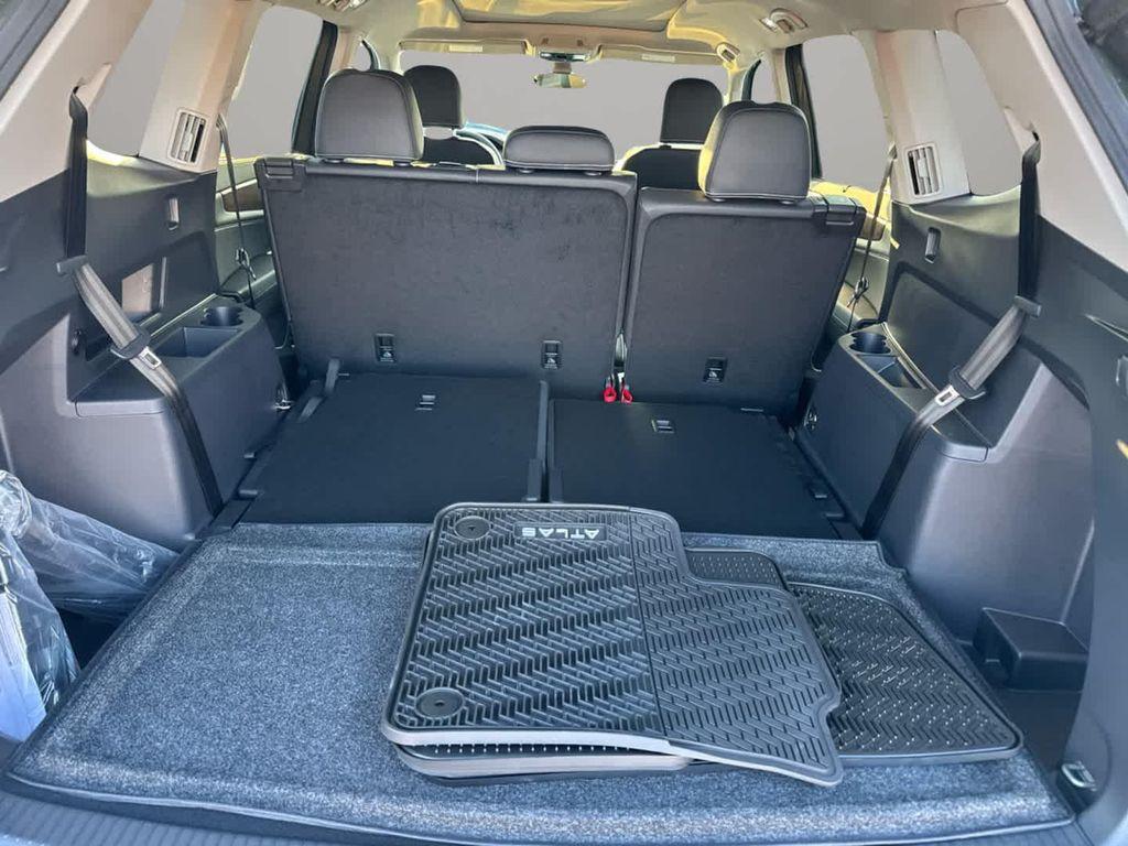 new 2026 Volkswagen Atlas car, priced at $49,336