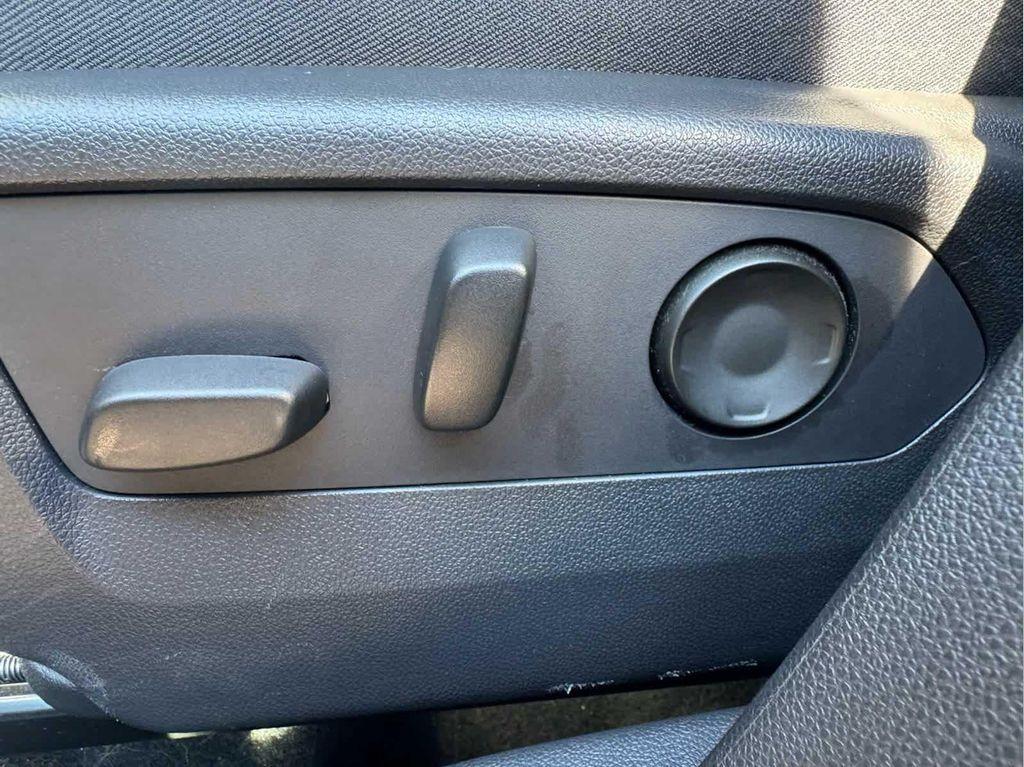 used 2021 Buick Envision car, priced at $25,000