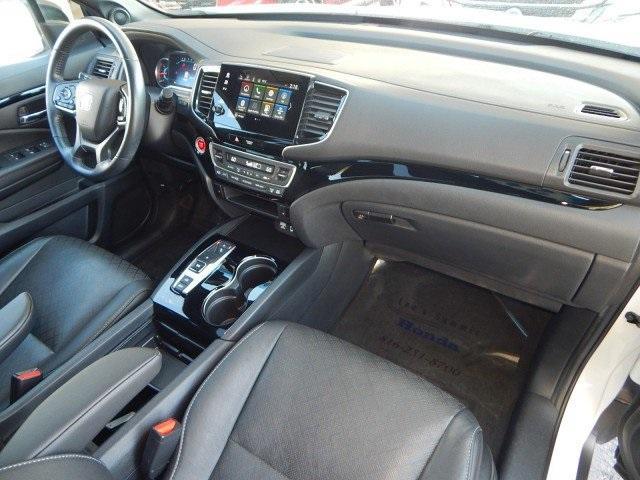 2021 Platinum White Pearl Honda Passport