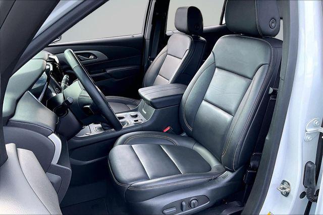 used 2023 Chevrolet Traverse car, priced at $30,900
