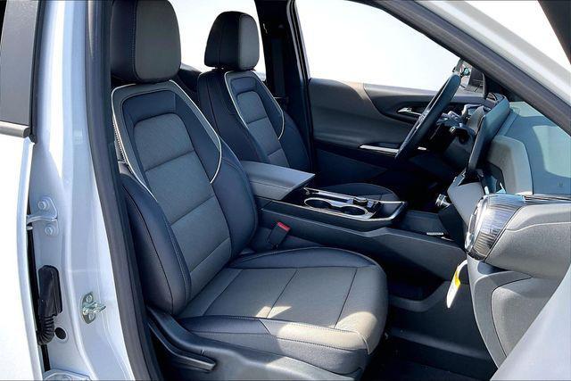 new 2026 Chevrolet Equinox car, priced at $32,200
