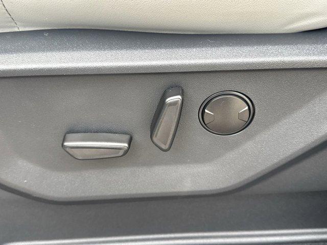 new 2025 Ford Expedition car, priced at $67,977