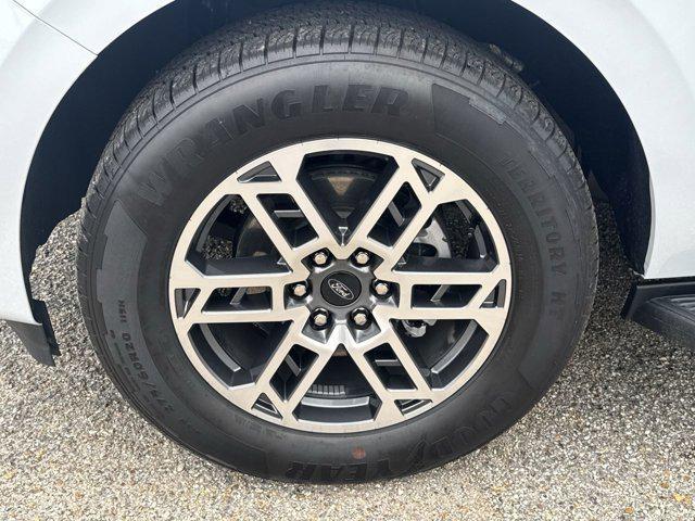 new 2025 Ford Expedition car, priced at $67,977