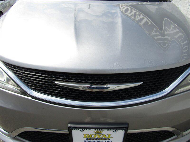 used 2017 Chrysler Pacifica car