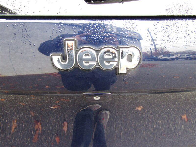 used 2015 Jeep Cherokee car, priced at $10,642