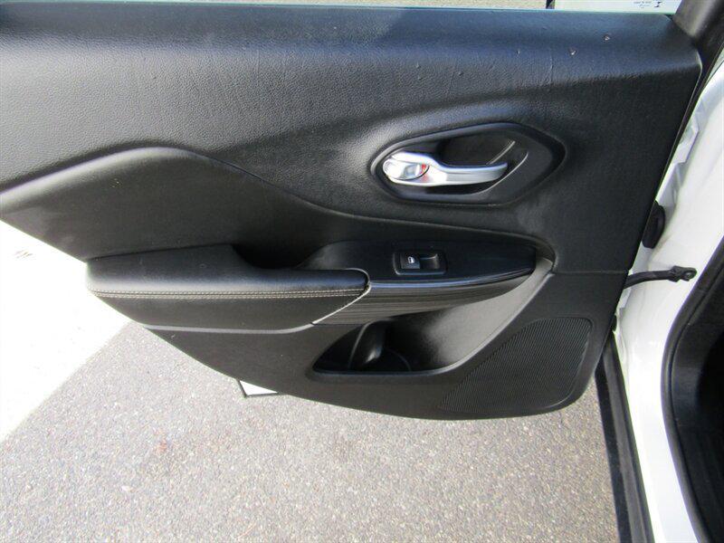 used 2015 Jeep Cherokee car, priced at $9,842