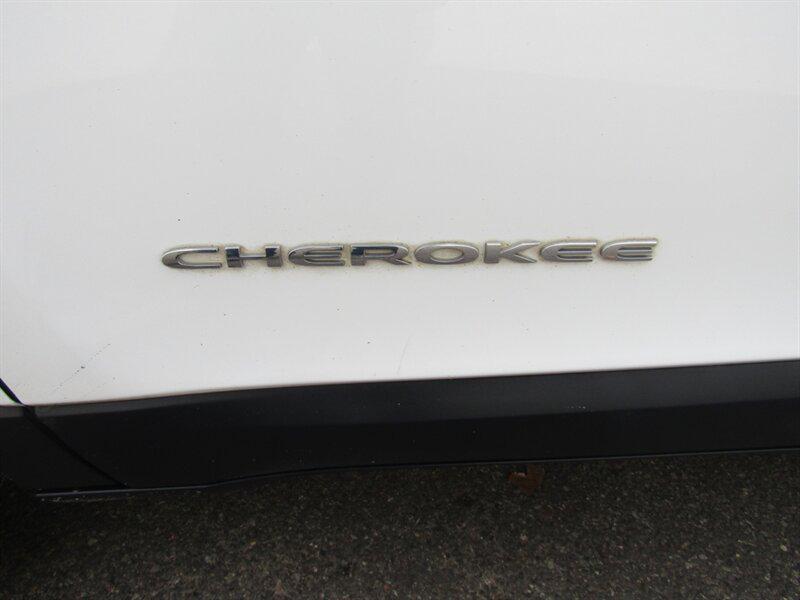 used 2017 Jeep Cherokee car