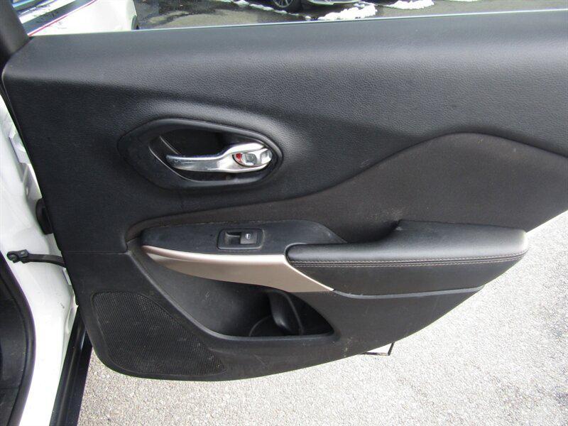 used 2017 Jeep Cherokee car