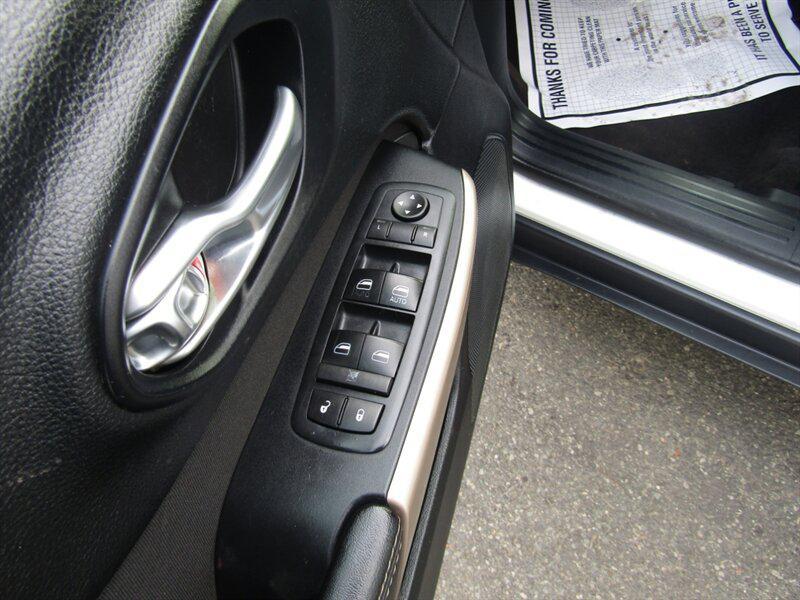 used 2017 Jeep Cherokee car