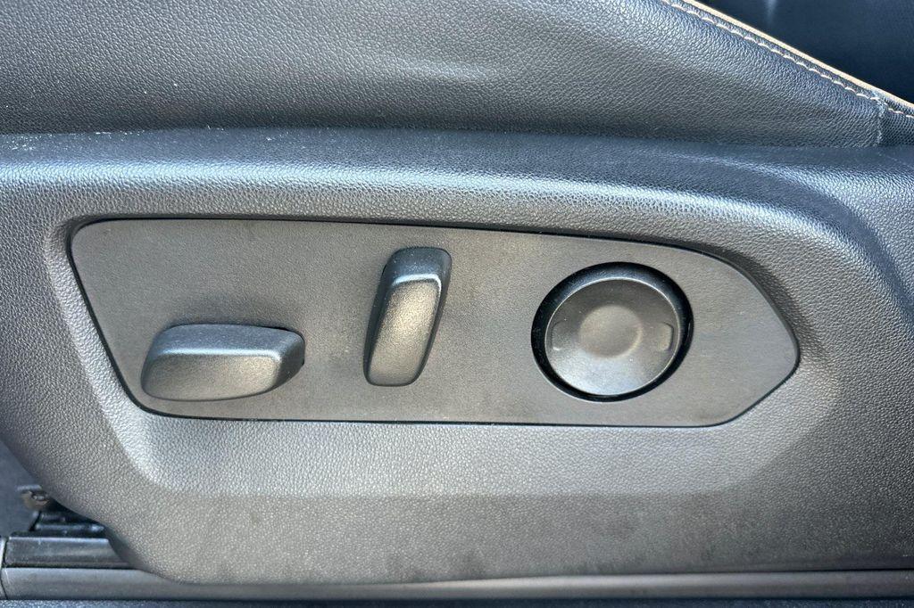 used 2023 GMC Yukon car, priced at $59,998