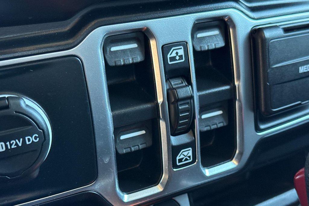 used 2022 Jeep Gladiator car, priced at $33,798