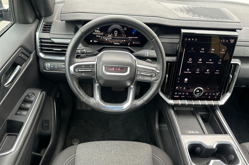 used 2025 GMC Acadia car, priced at $29,998